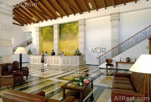 Pilot Beach Hotel 5